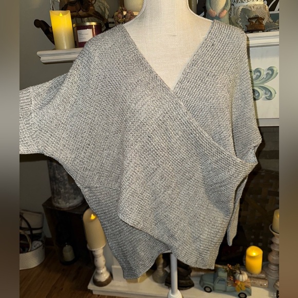 ASTR Women’s Wrap Cross Over Knit Sweater Pullover Gray Sz Large. GUC - Picture 2 of 8